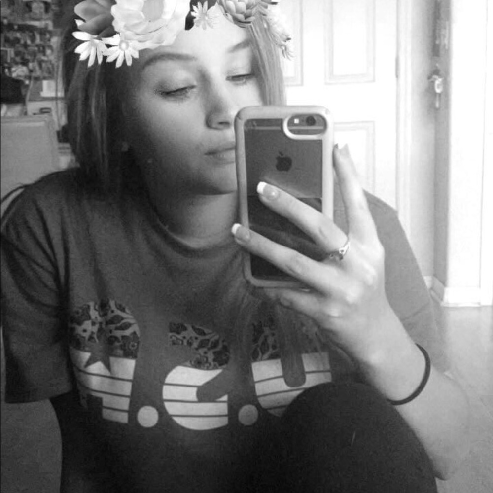 Meet your Posher, Courtney